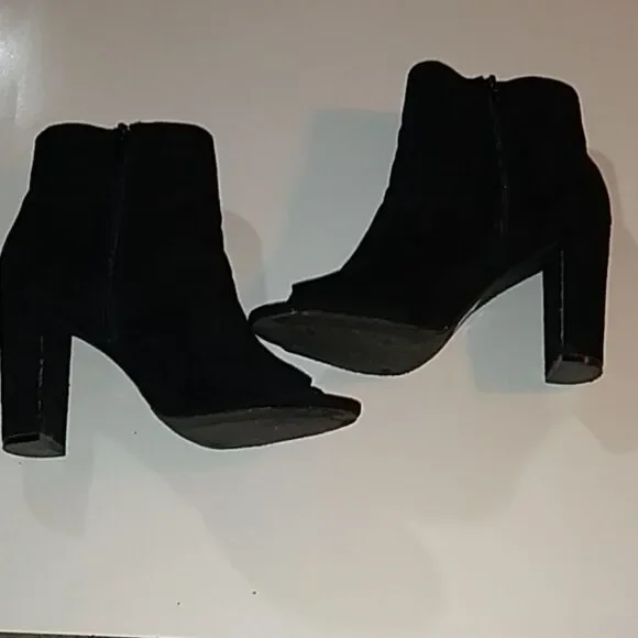 Fashion Nova Boots Heels Women’s Size 10 Black Faux Suede Peep Toe - Picture 4 of 7